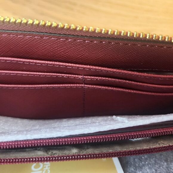 Michael Kors Mulberry Leather Jet Set Travel Wallet - Picture 6 of 7